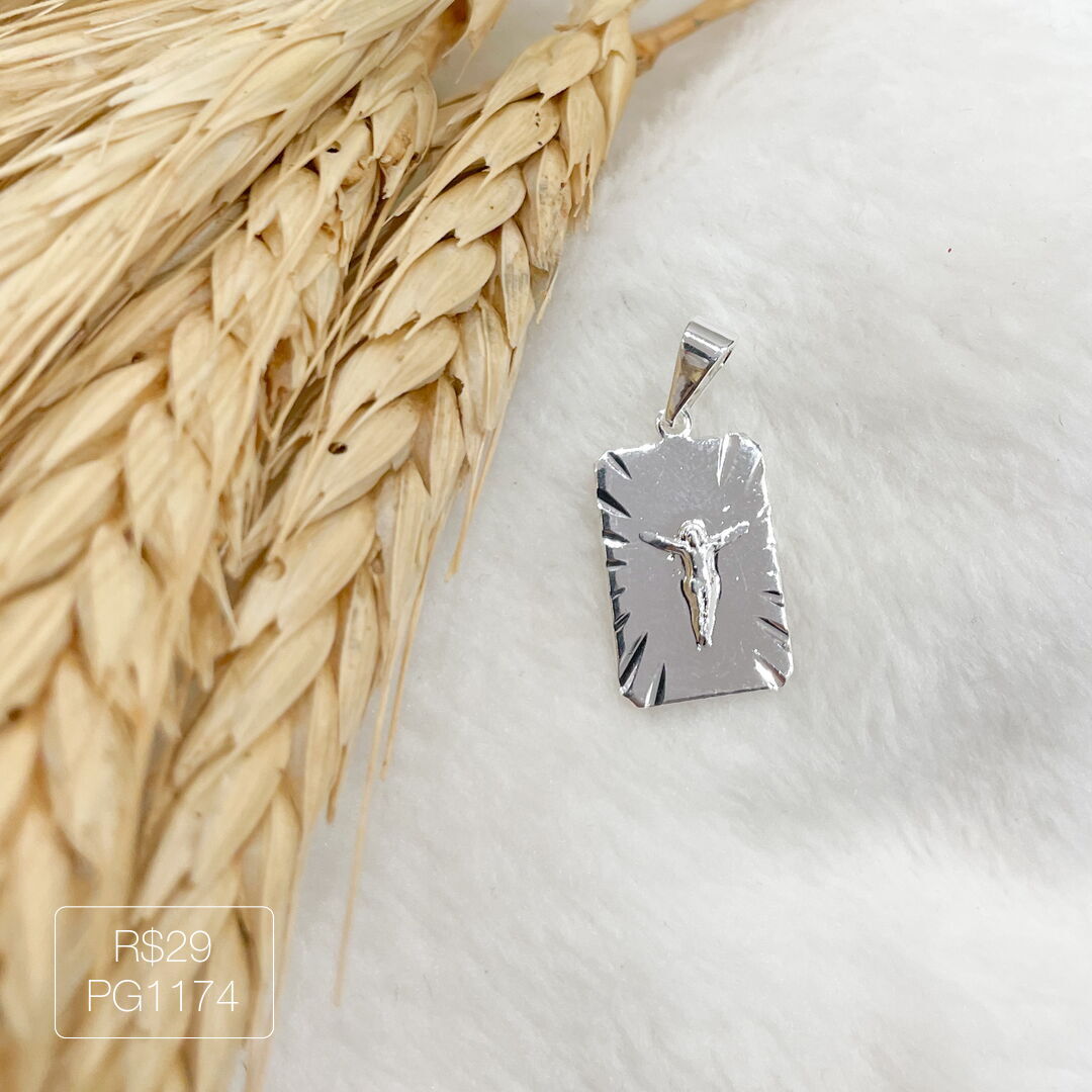 Pingente Quadrado Jesus Crucificado Prateado